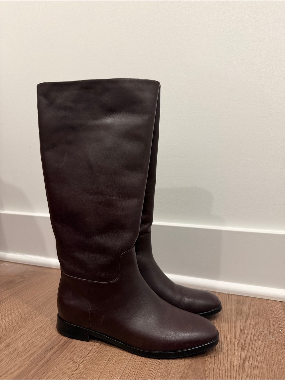 Vince Leather Boots in Dark Brown